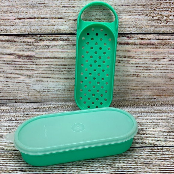 Tupperware Cheese Grater 3 Piece Set Green 1375-8 1375-9 - Picture 1 of 9
